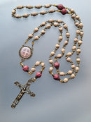 Terço de  Pétalas de Rosas São Bento