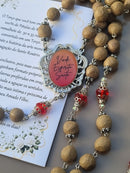 Terço de  Pétalas de Rosas Divino Espírito Santo